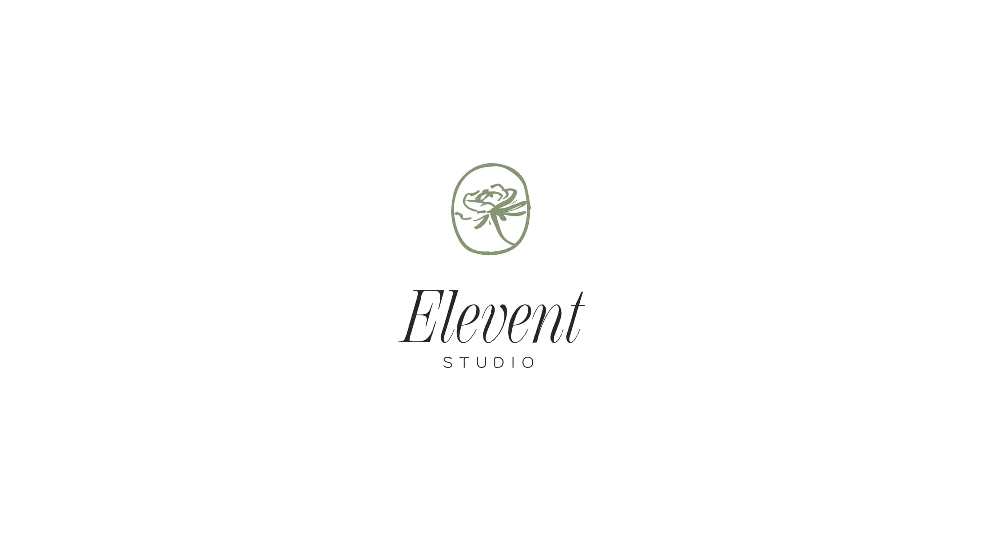Logo vertical Elevent Studio en vert sauge sur fond blanc