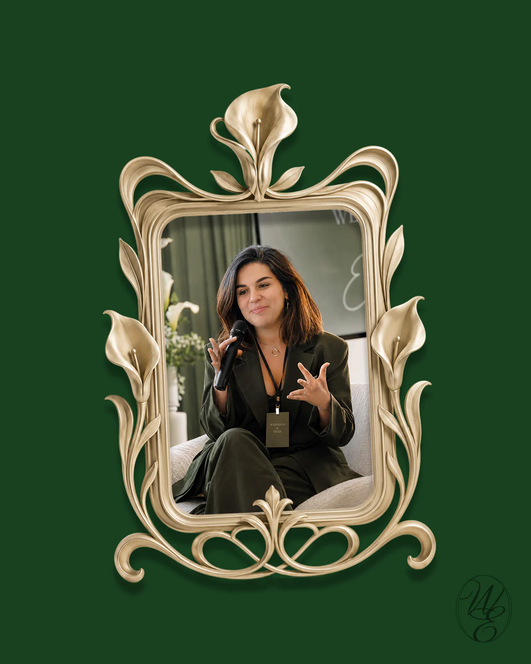 Post Instagram Workshop by Elevent : portrait d'Elisa Brouzes dans un cadre doré Art nouveau sur fond vert